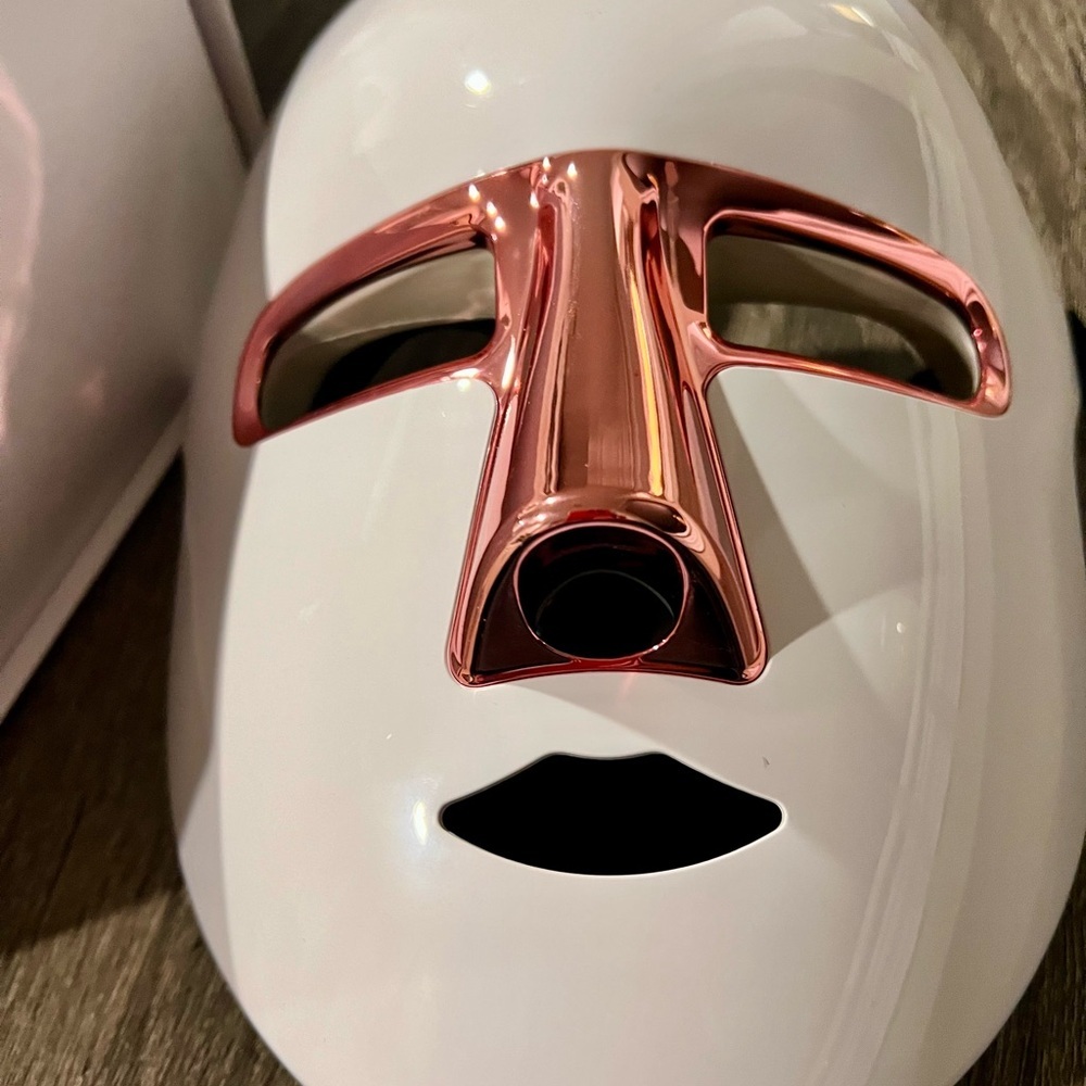 LED 7 Color Light Therapy Facial Mask Skin Rejuvenation Acne Anti-Aging NIB new - Picture 4 of 6